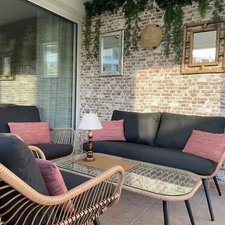 Marbella Apartment شقة *